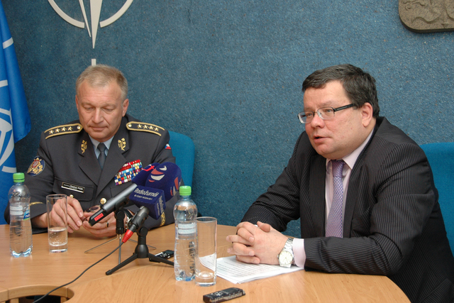 Alexandr Vondra a Vlastimil Picek