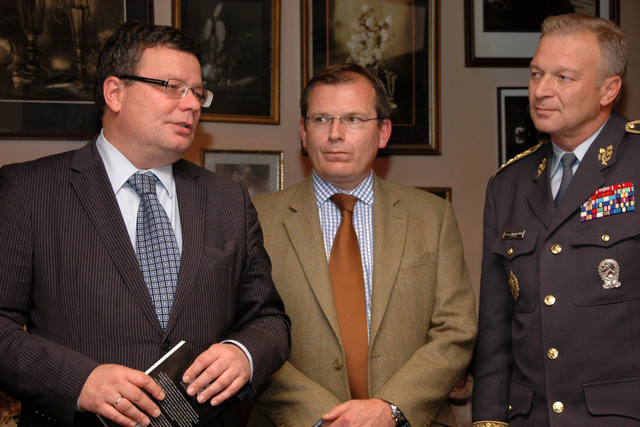Alexandr Vondra, Jiří Šedivý a generál Vlastimil Picek