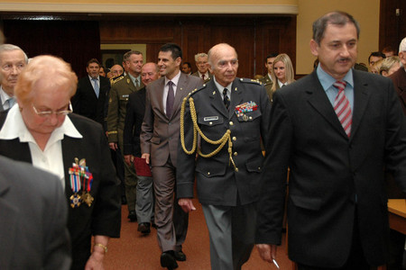 Mezi čestnými hosty nechyběli náměstek ministra obrany Michael Hrbata, generál Miroslav Žižka, zástupci ukrajinského a ruského zastupitelského úřadu v ČR nebo zástupci Československé obce legionářské.