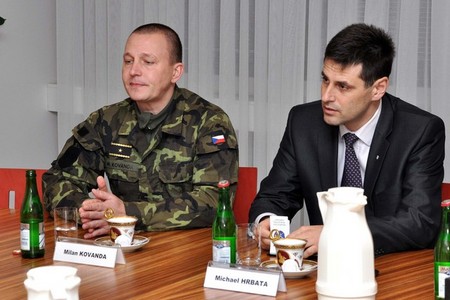 Náměstek ministra obrany zavítal mezi žáky (7)