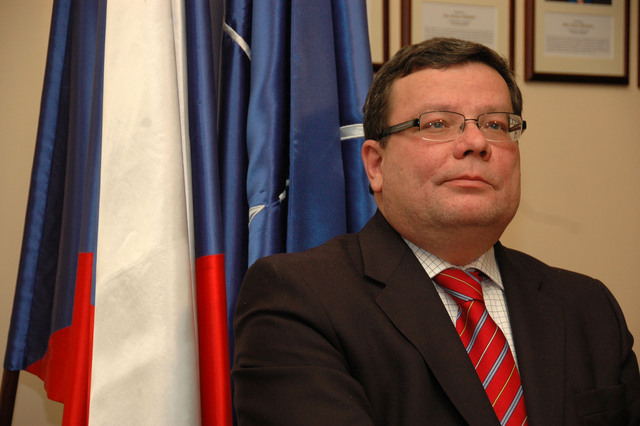Ministr obrany A. Vondra