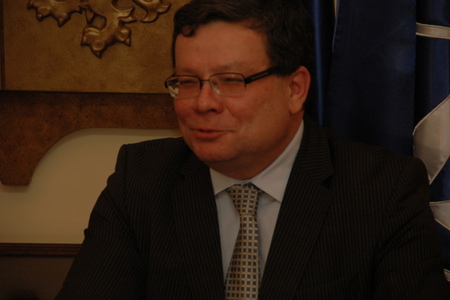 Ministr obrany ČR Alexandr Vondra během tiskové konference