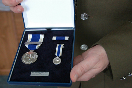 Medaile NATO Meritorious Service Medal 1
