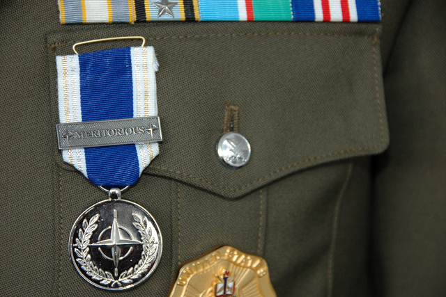 Medaile NATO Meritorious Service Medal 2