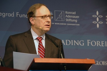 Náměstek generálního tajemníka NATO Alexandr Vershbow