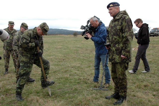 ... i náčelník GŠ AČR armádní generál Vlastimil Picek