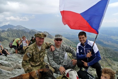 S leteckým přidělencem USA na Slovensku Chrisem Burellim
