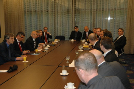 Představitelé ministerstva obrany začali jednání ve Spojených státech amerických