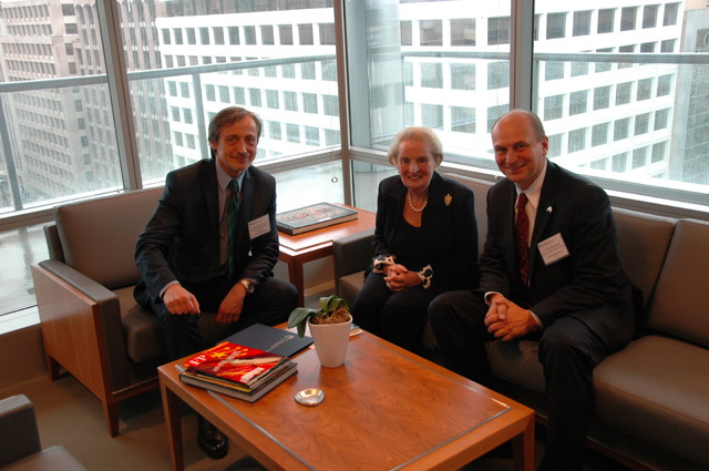 Setkáni Martina Stropnického, Petra Gandaloviče a Madeleine Albrightové