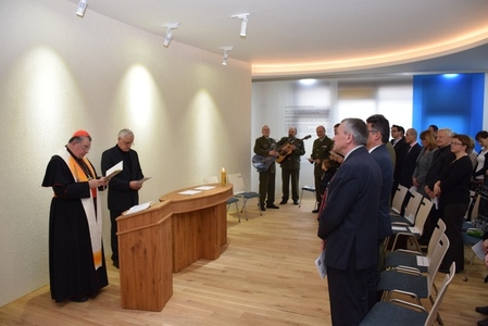 Kardinál Duka a předseda Ekumenické rady církví Daniel Fajfr požehnali nové nemocniční kapli ÚVN