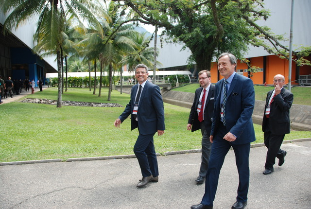 Z návštěvy ministra obrany Martina Stropnického na veletrhu LAAD 2015 (2)