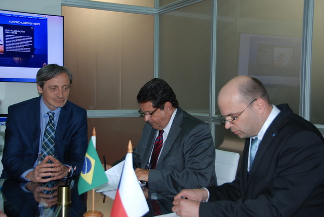 Z návštěvy ministra obrany Martina Stropnického na veletrhu LAAD 2015 (6)