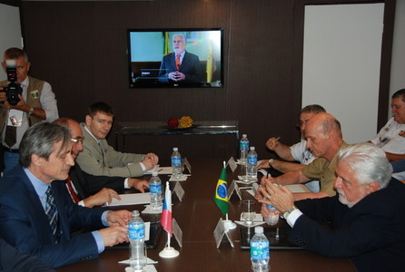 Ministr obrany se setkal se svým brazilským protějškem