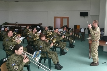 Britská armáda angažovala české vojenské hudebníky, aby učili hudbu na Balkáně