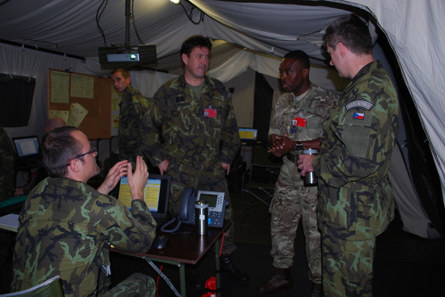 Velitelství řídilo český prapor radiační, chemické a biologické ochrany a kanadskou rotu chemické ochrany.