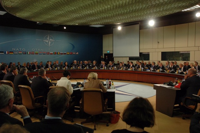Zasedání ministrů obrany zemí NATO 4