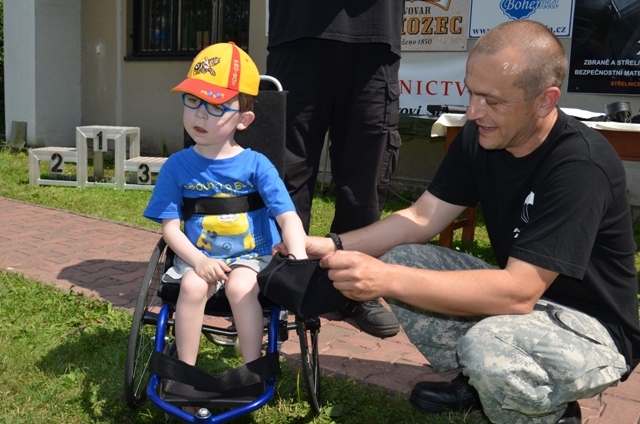 „Kuba cup“ Kuba s tatínkem losují výherce - majitele nové pistole CZ SCORPION