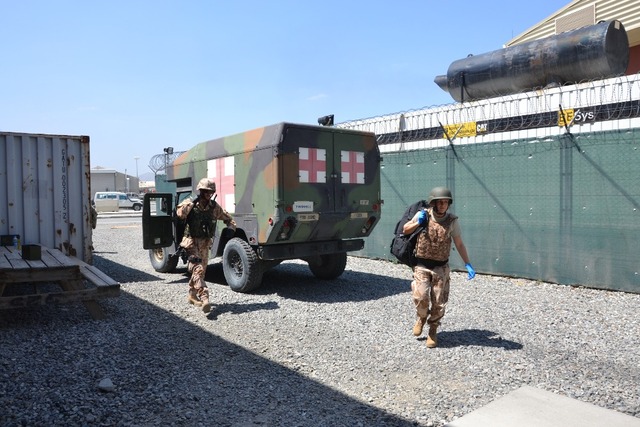 Příjezd obrněné sanity po vyhlášení signálu MASCAL