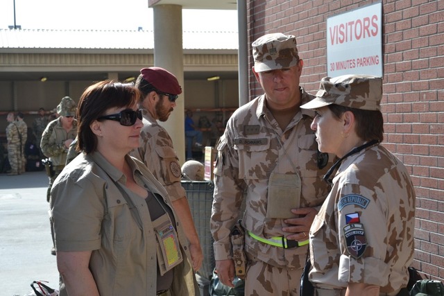 Rozloučení s první dámou na letišti HKIA