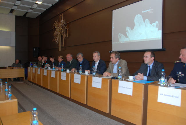 Zástupci státu, krajů a dalších organizací dotčených rušením vojenského újezdu Brdy