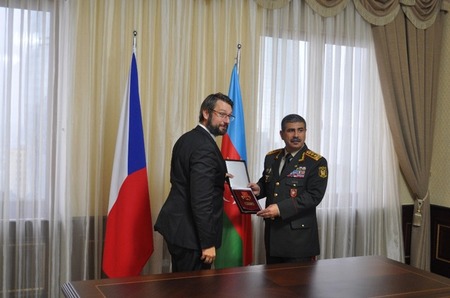 Náměstek Jakub Landovský zavítal do Ázerbájdžánu