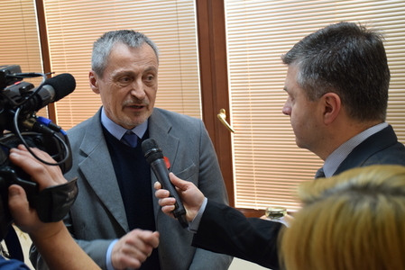 ÚVN je podle pacientů nejlepší nemocnicí, hlavní cenu soutěže převzal ministr obrany