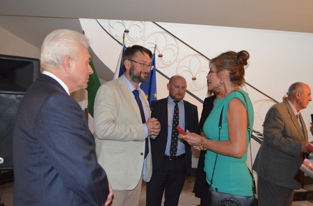 Na recepci pořádané českou ambasádou v Mexico City se náměstek ministra obrany Jakub Landovský setkal i s nastupující mexickou velvyslankyní v ČR.