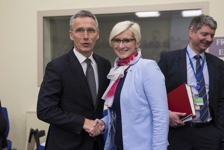 Ministryně obrany ČR Karla Šlechtová a generální tajemník NATO Jens Stoltenberg
