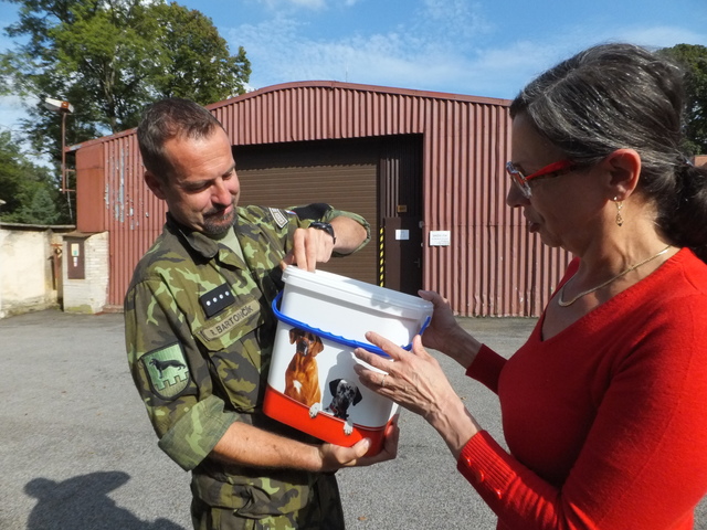 Ovčák Athos čeká na ministrovo ocenění (2)