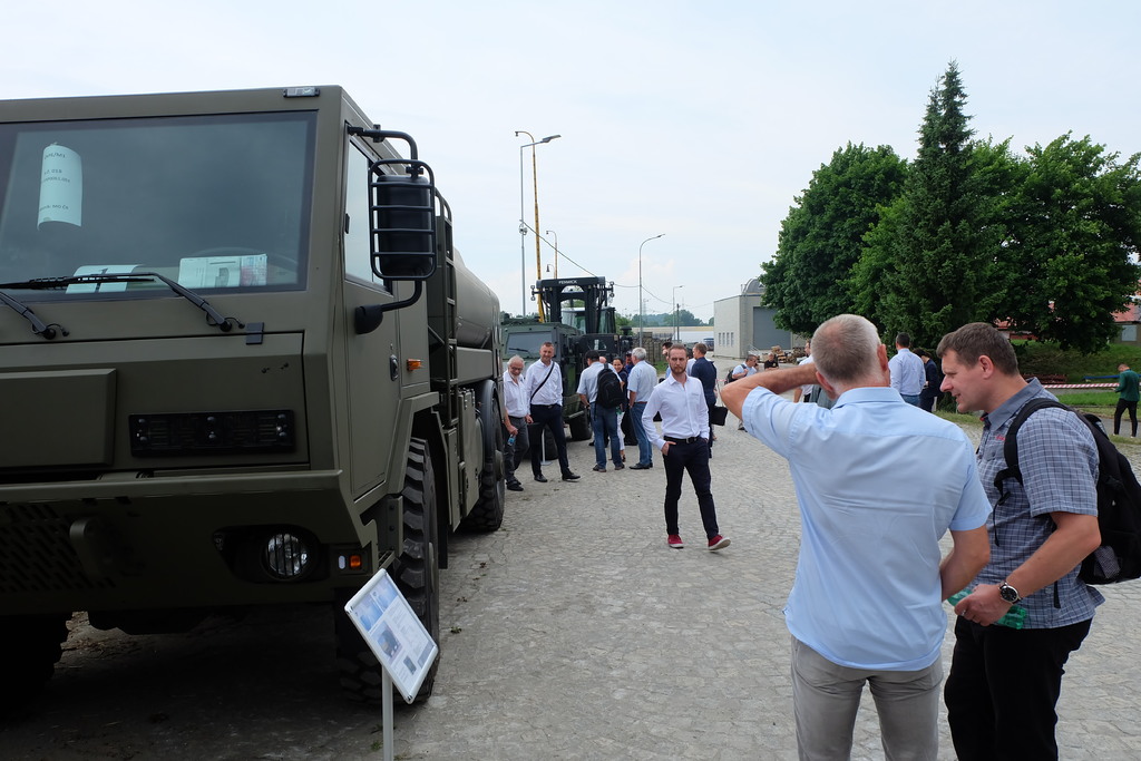 CAP-6M1 cisternový automobil, VOP CZ vozidlo modernizoval pro AČR 
  
