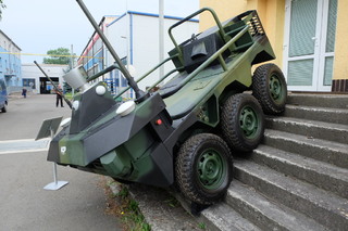 Robotický systém UGV Taros ve spolupráci se svými partnery vyvinul VOP CZ, pozemní dálkově řízený prostředek, možnosti různých nástaveb 