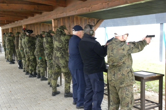 dvě disciplíny se střílely z pistole