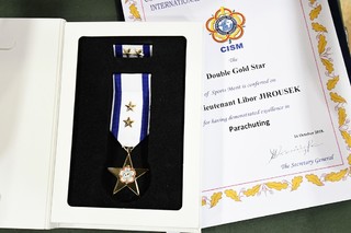 Dvojitá zlatá medaile CISM