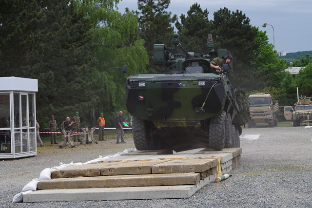 Dynamická ukázka AČR na polygonu