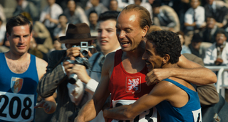 Emil Zátopek (Václav Neužil) a Alain Mimoun (Saji Abdelkabir), OH Helsinky 1952