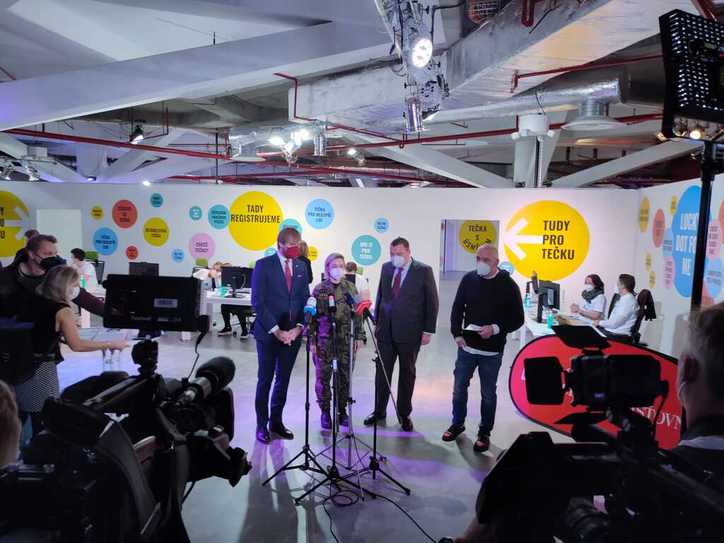Vojenská policie pomáhá v nově vzniklém vakcinačním centru