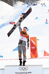Ester Ledecká osmifinále až finále a plyšový ceremoniál paralelní obří slalom 24. února na ZOH 2018 
