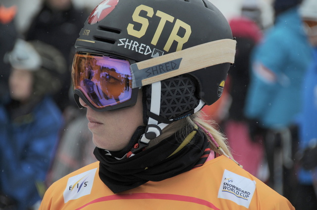 Ester Ledecká v cíli závodu