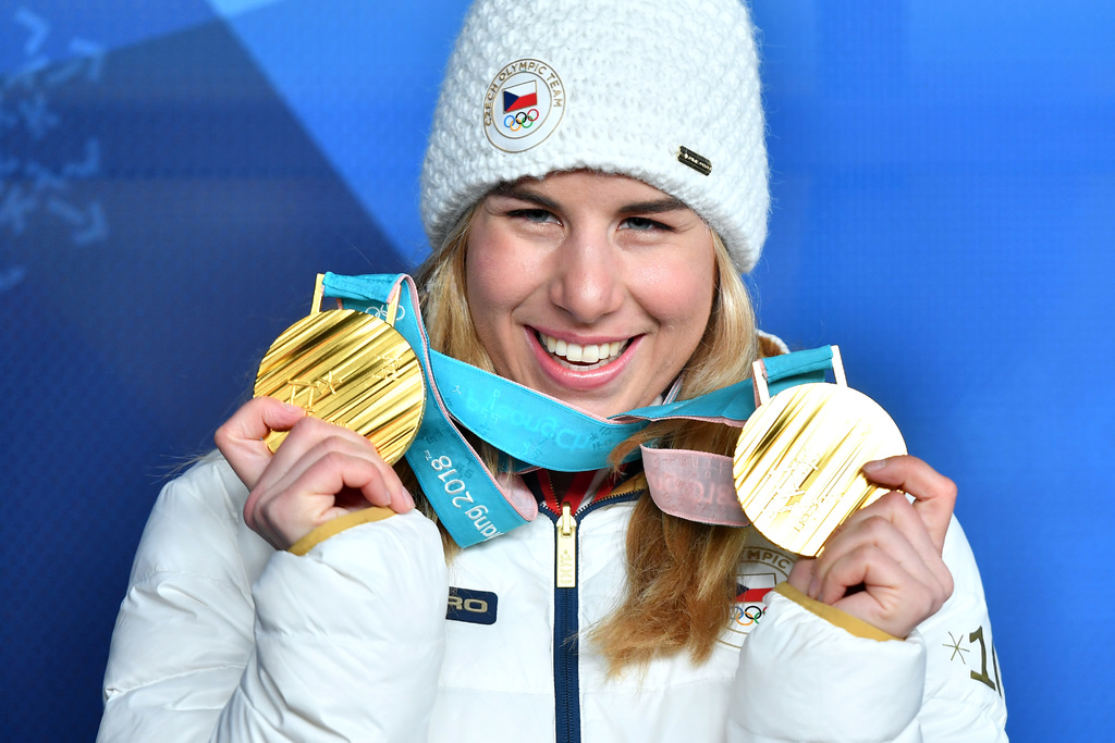 Ester  Ledecká jako první žena získala dvě zlaté medaile na olympijských hrách v odlišných sportech