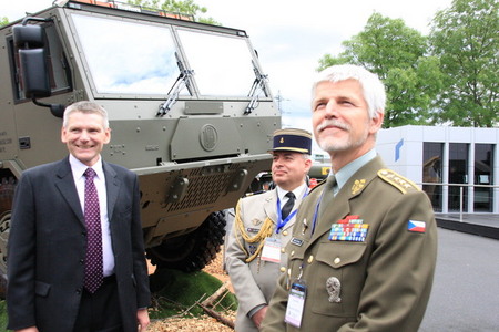 Čeští zbrojaři se představili na veletrhu Eurosatory 4