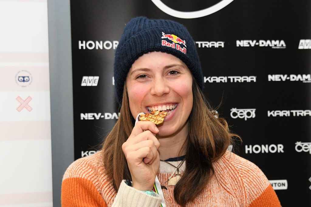 Eva Samková se zlatou medailí MS 2019 