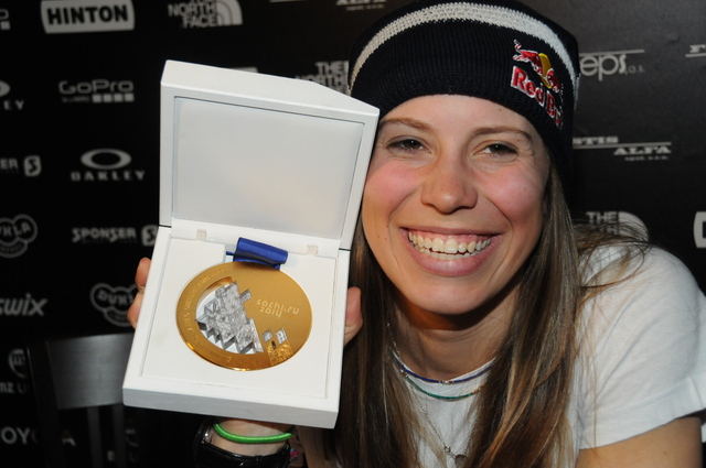 Eva Samková se zlatou medailí