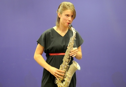Eva Samková zahrála na saxofon