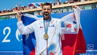 Ilustrační obrázek ke článkuDalší zlato! Dostál ovládl na kajaku olympijský kilometr. Pomohl i smajlík na špičce lodi 