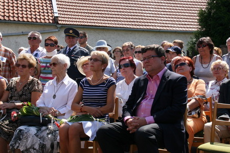 (zprava) Alexandr Vondra, manželka gen. Fajtla Hana Fajtlová a dcery Jitka Režná a Jana Kebrlová
