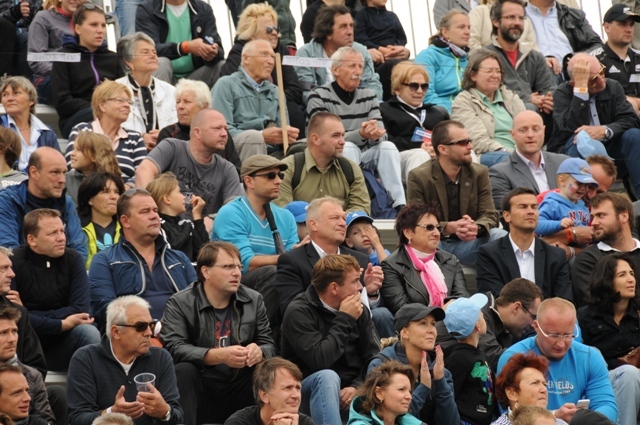 Finále kajakářek a deblkanoistů sledoval v Troji i ministr obrany Vlastimil Picek