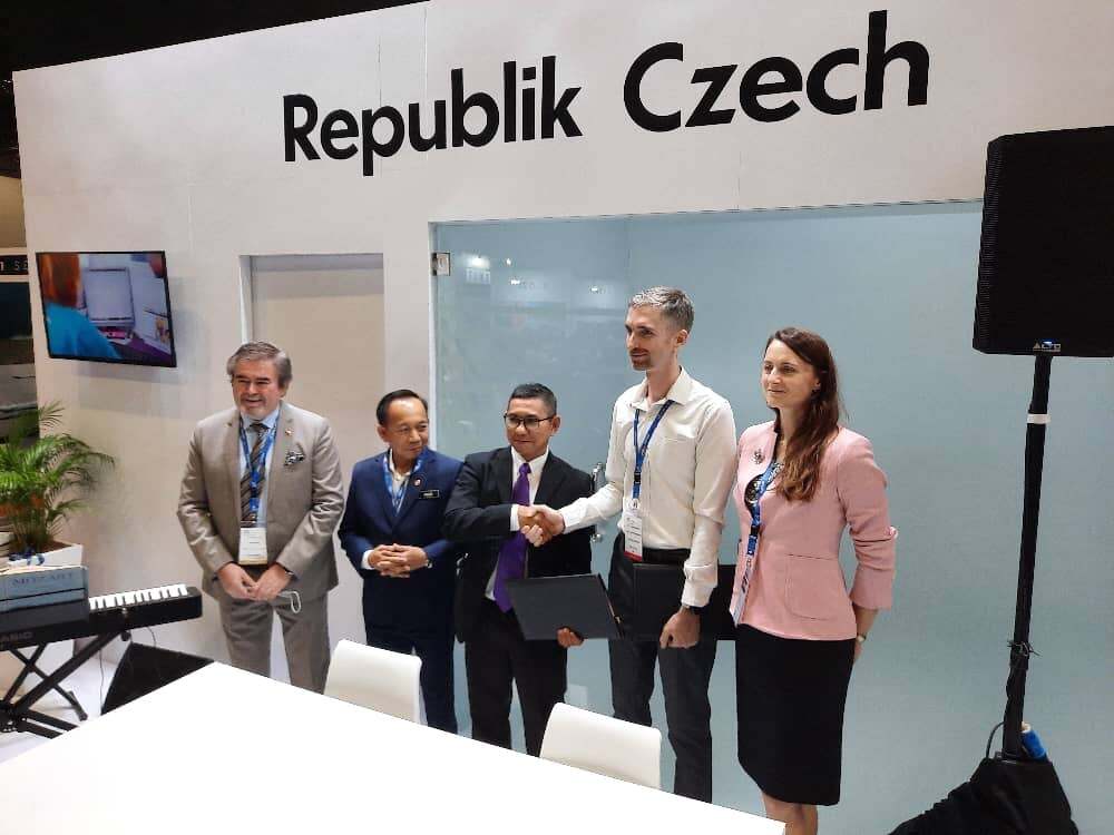 Podpisová ceremonie společnosti SIEZA a MUTIARA Technologies 