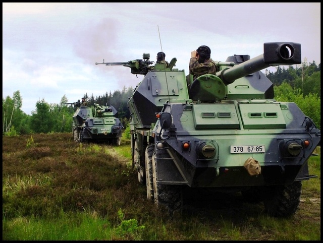  Střelba z lafetovaného protiletadlového kulometu ráže 12,7mm.