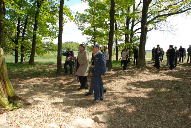 hejtman kraje Vysočina, Hana Zelenková a pplk. Jiří Dědič při odhalení památníku