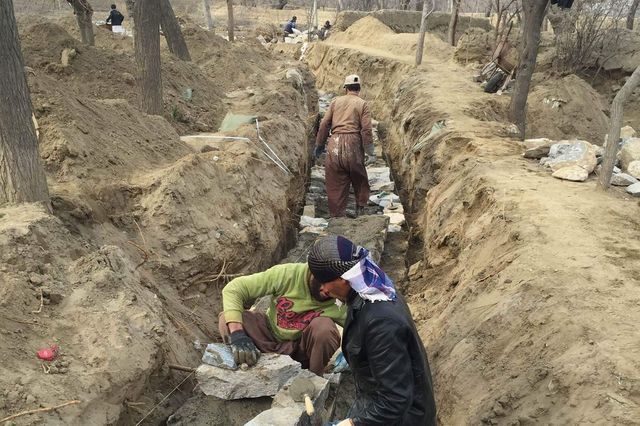 Na stavbě protipovodňové zdi se podílelo 30 místních obyvatel